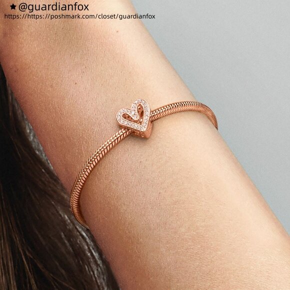 Pandora Sparkling Freehand Heart Charm - Picture 6 of 6